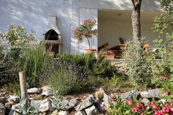 Courtyard - Apartments Iris (Labin)