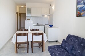 Private kitchen | Fridge, microwave, stovetop, espresso maker - Apartments Iris (Labin)