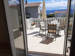 Studio (A2) | Utsikt mot vann