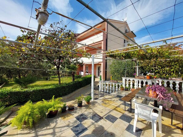 Terassi/patio