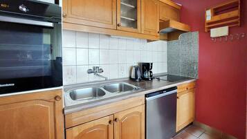 Căn hộ (A2) | Bếp riêng