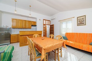 House | Private kitchen | Fridge, microwave, oven, stovetop - House Marija (Krk)