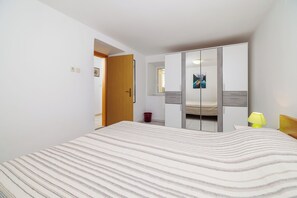 House | 1 bedroom, free WiFi - House Marija (Krk)