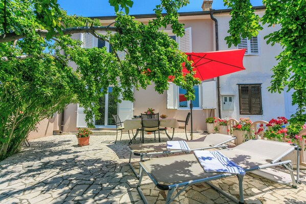 Terrace/patio - House Milenka (Rab)