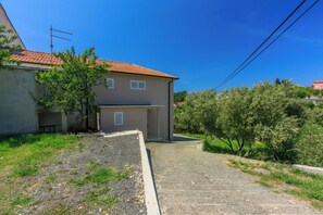 Free self parking - House Milenka (Rab)