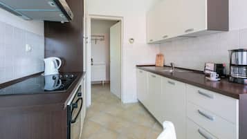 House | Private kitchen | Fridge, oven, stovetop, dishwasher