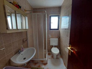 Apartment (A4) | Bathroom | Shower - Apartments Fam Tomasic (Baska)