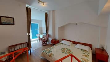 Apartment (A4) | 4 bedrooms, free WiFi
