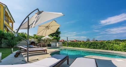 Apartments Pool
