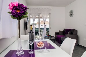 アパートメント (A2) | リビングルーム