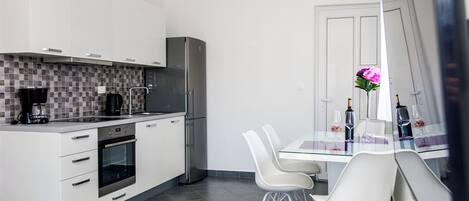 Căn hộ (A2) | Bếp riêng