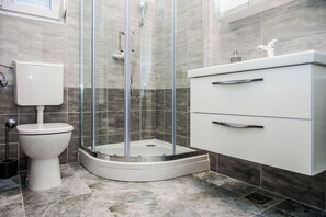Apartment (A1) | Bathroom | Shower