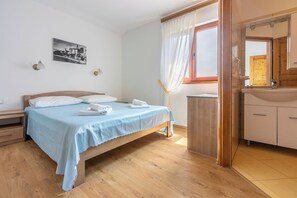 Maison | 3 chambres, fer et planche à repasser, accès au Wi-Fi (inclus)