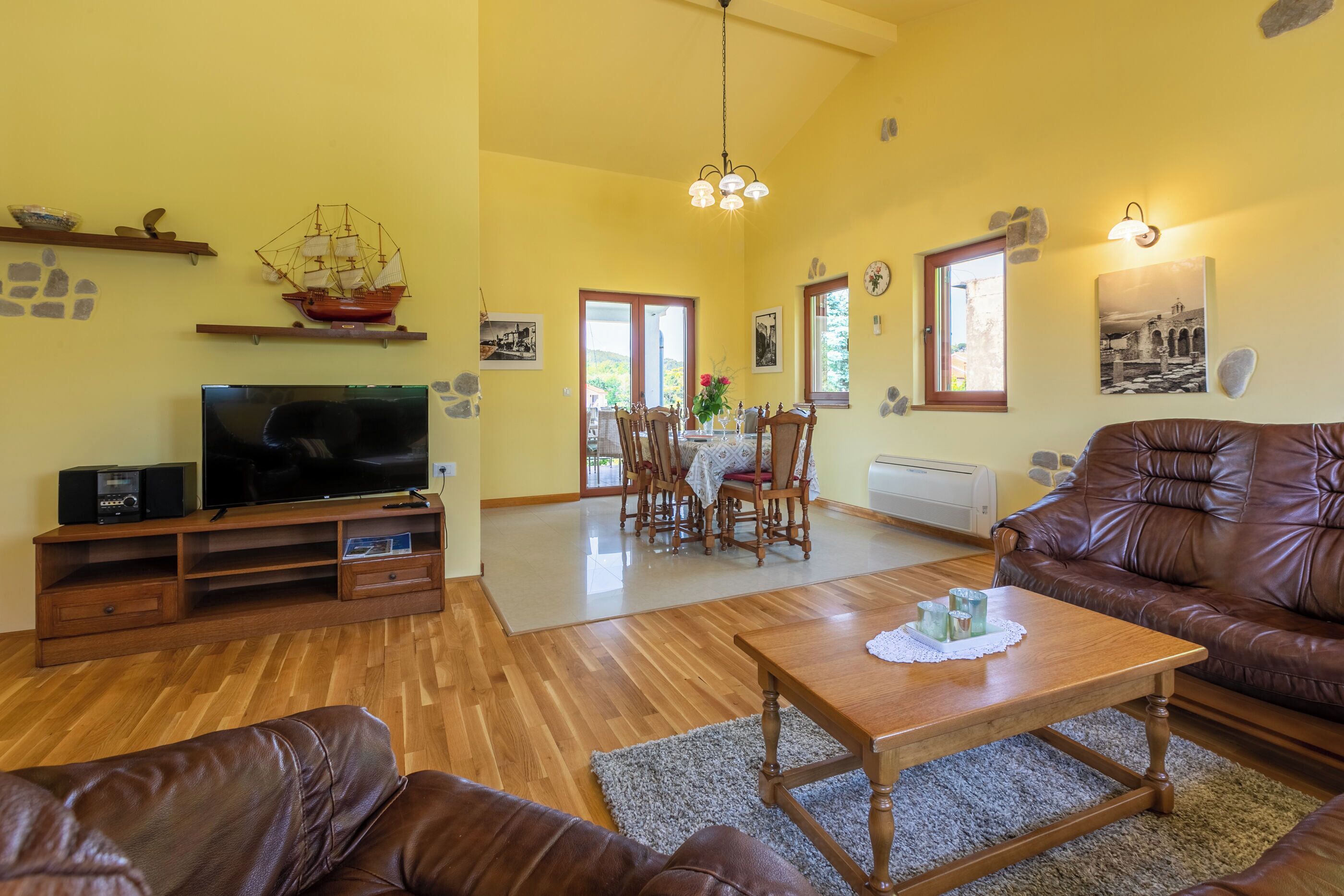 House | Living room