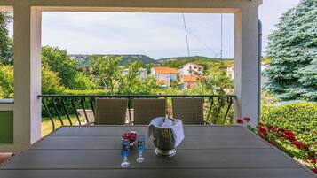 House | Terrace/patio