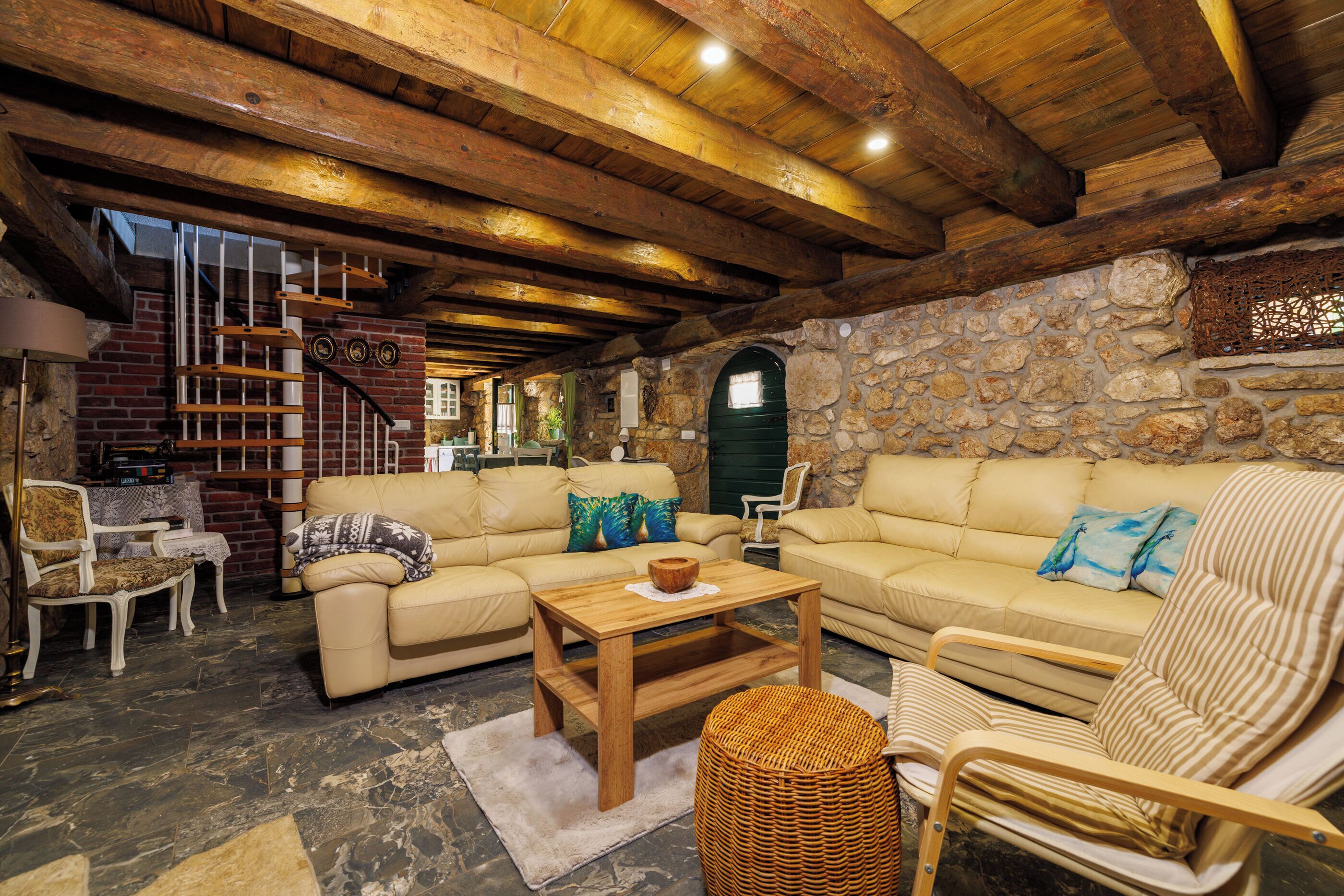 Villa | Living room | Netflix