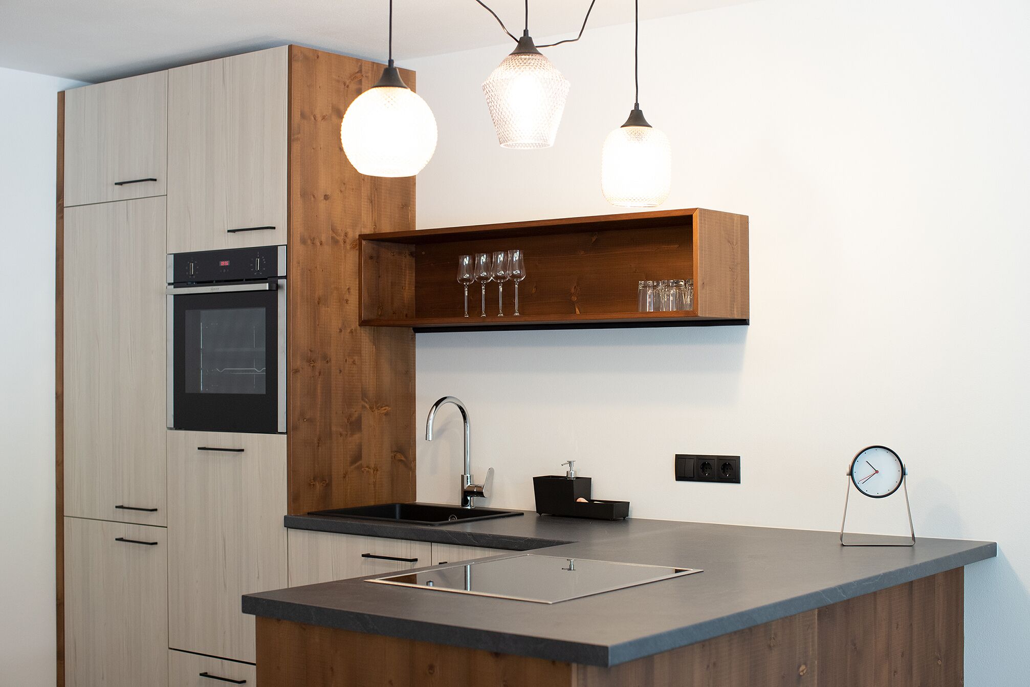 Frigorifero, microonde, forno, lavastoviglie