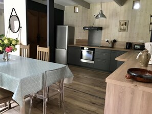 Dining - Holiday home LES TIARELLES (Commana)