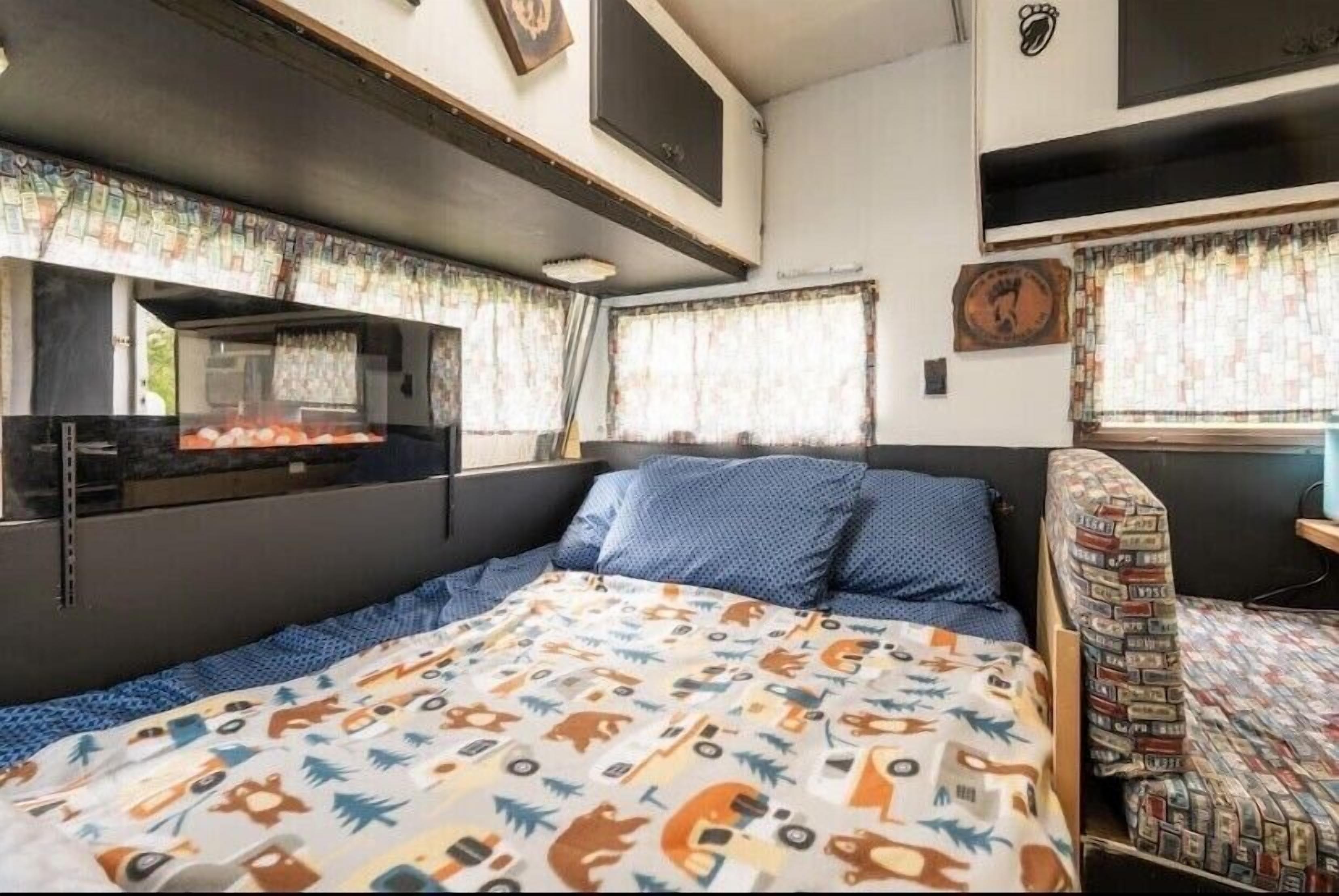 A Hug From The Hills- Hocking Hills in Carbon Hill BIGFOOT THEMED ‼️