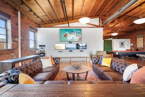 ⚽World Cup 2026 Luxury Industrial Loft