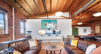 ⚽World Cup 2026 Luxury Industrial Loft