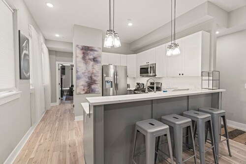 PRISTINE 3 bdrm | Garage Parking | Close to UPENN