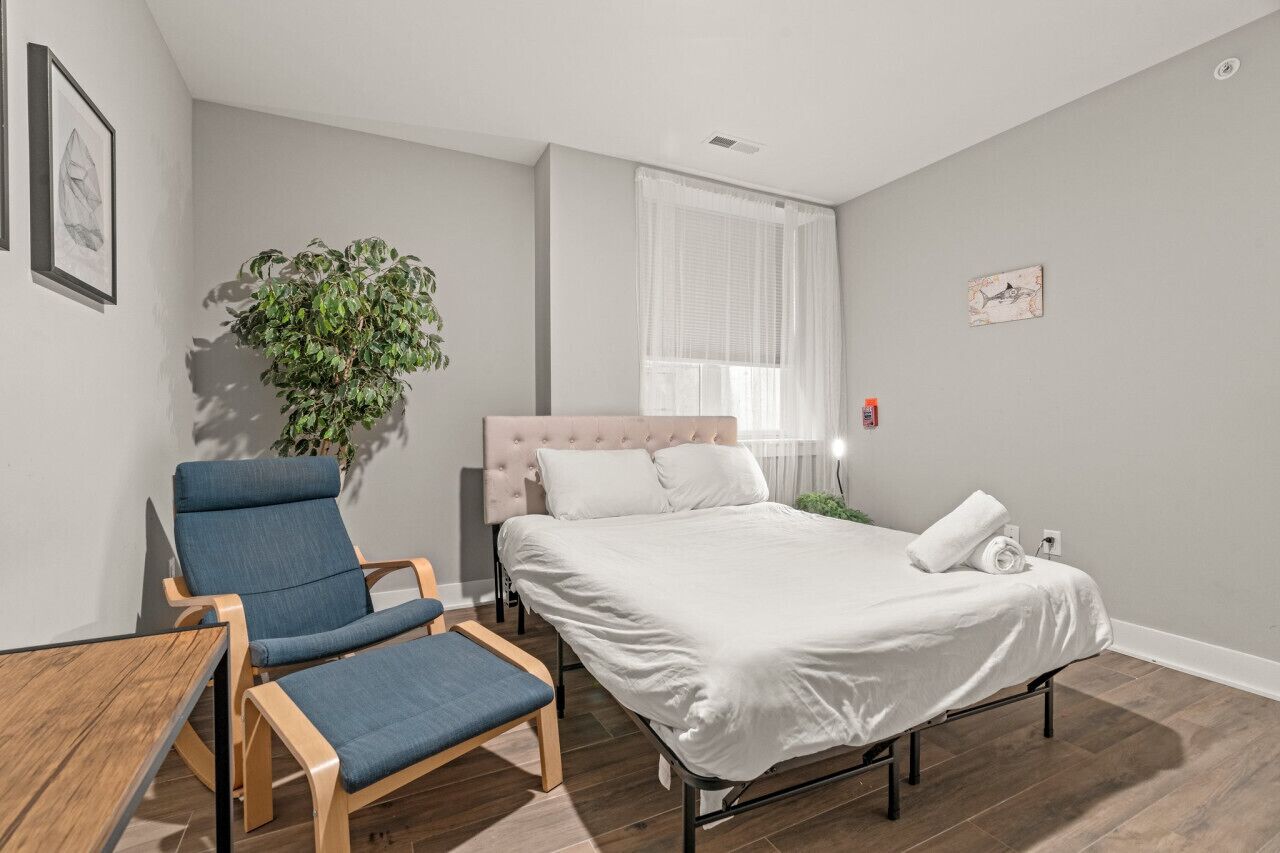3 bedrooms, desk, iron/ironing board, free WiFi