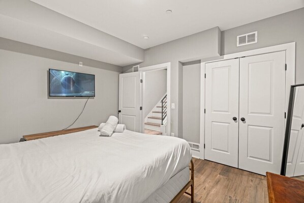 3 Schlafzimmer, Schreibtisch, Bügeleisen/Bügelbrett, kostenloses WLAN