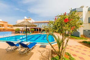 Piscina a l'aire lliure de temporada 