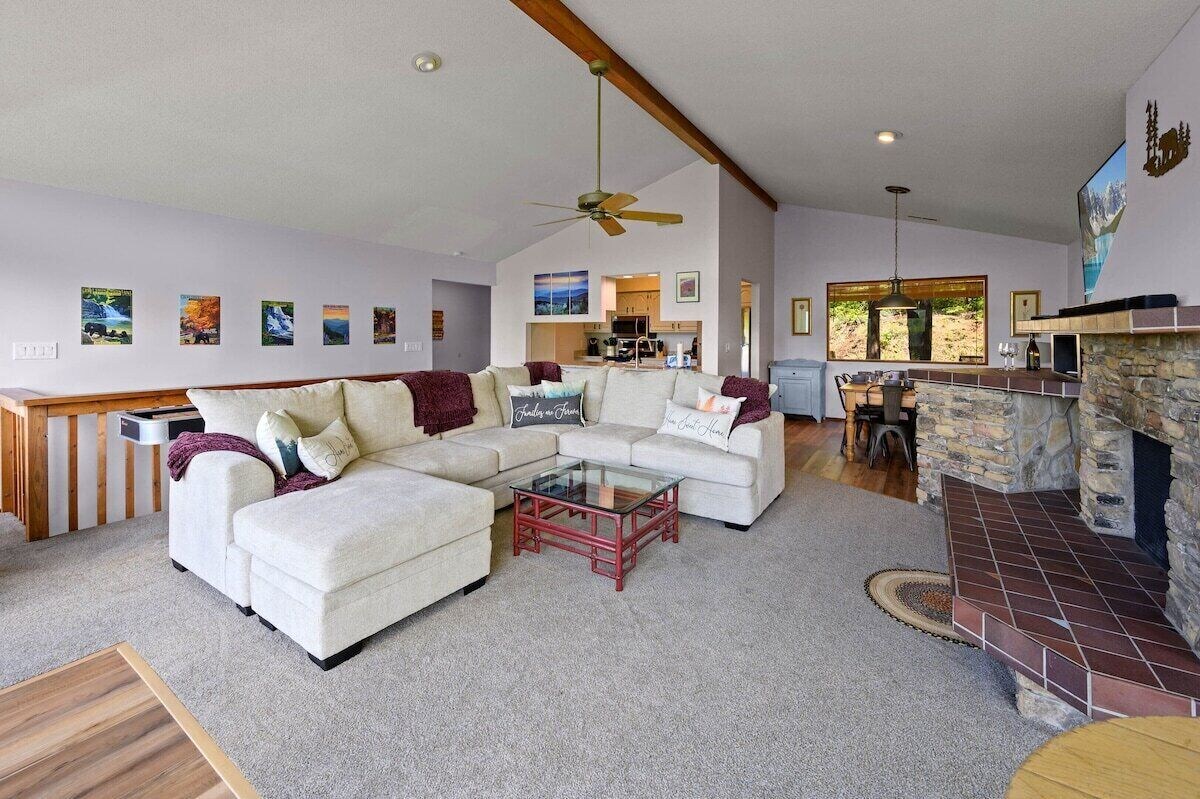 Photo 82 of Pickle Ball! Shuffleboard! Arcade! Hot Tub! Retro Nintendo! Fireplace! Views!