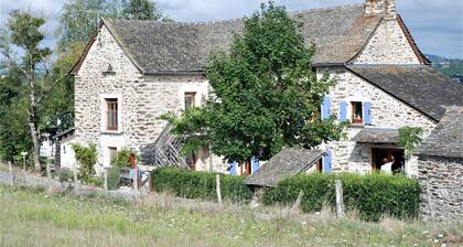 Gîte au Calme Dans la Campagne Aveyronnaise