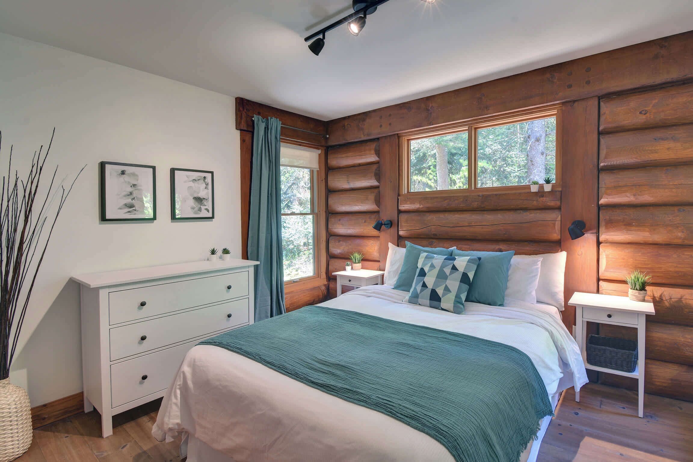 3 chambres, fer et planche à repasser, Wi-Fi, draps fournis