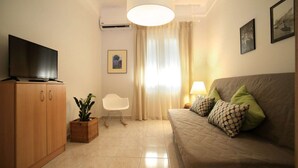 Deluxe Apartment | Living area - Stylish (Thessaloniki)