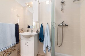 Villa | Bathroom