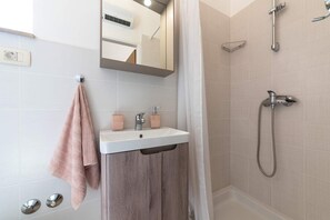 Villa | Bathroom | Towels - Villa Tulipa (Moscenicka Draga)