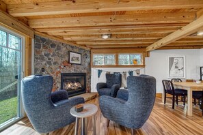 Interior - The Douglas Boathouse! Amazing location/ Sleeps 20 in comfort/ all ages friendly (Douglas)