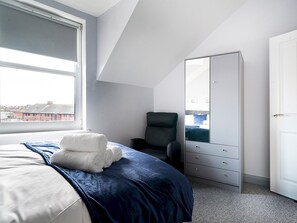 2 bedrooms, iron/ironing board, free WiFi, bed sheets