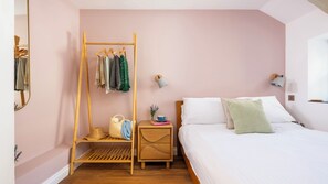 2 bedrooms, iron/ironing board, free WiFi, bed sheets - 45 Back Road West, St Ives (St Ives)