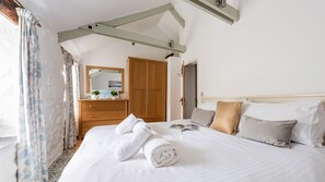 2 bedrooms, iron/ironing board, free WiFi, bed sheets - 45 Back Road West, St Ives (St Ives)