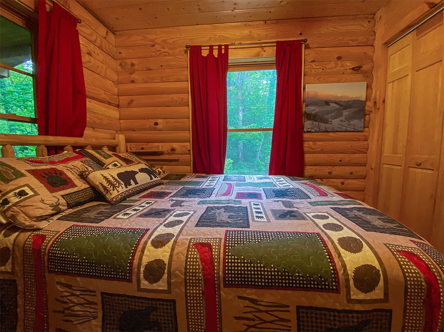 A Dream by the Stream-Log Cabin on 10 private acres, pond, stream, dog friendly!