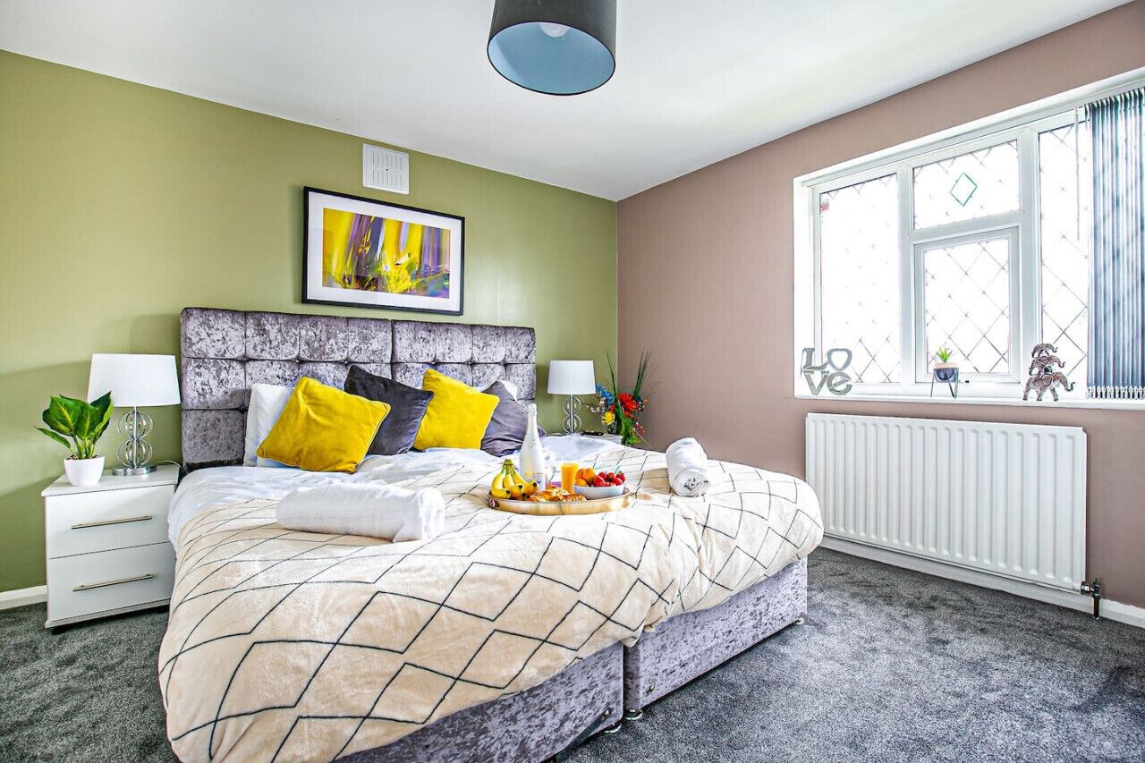 3 bedrooms, desk, iron/ironing board, WiFi