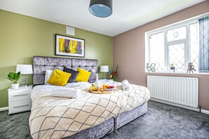 3 soverom, skrivebord, strykejern/-brett og wi-fi