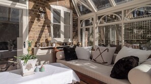 Interior - Plum Guide - The White Stag (London)