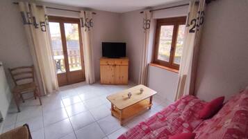 TV, table football, ping pong