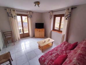 TV, table football, ping pong