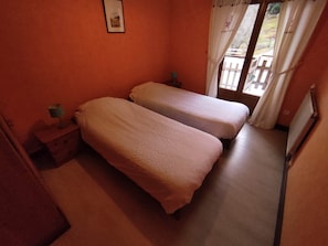 1 Schlafzimmer, Bügeleisen/Bügelbrett, Reisekinderbett, kostenloses WLAN