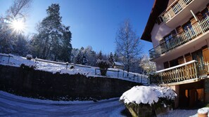 Property grounds - Gîte Lise with Spa Jacuzzi Sauna (Dommartin-lès-Remiremont)