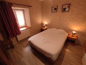 1 Schlafzimmer, Bügeleisen/Bügelbrett, Reisekinderbett, kostenloses WLAN