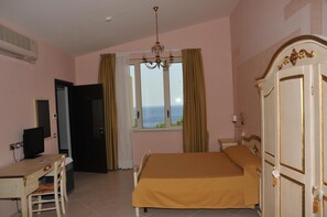 Desk - B&B Scilla Town (Scilla)