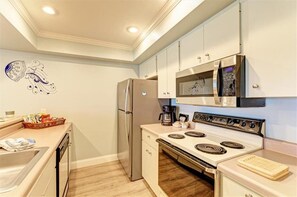 Fridge, microwave, dishwasher, coffee/tea maker